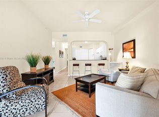 3500 Oaks Clubhouse Dr APT 101, Pompano Beach, FL 33067