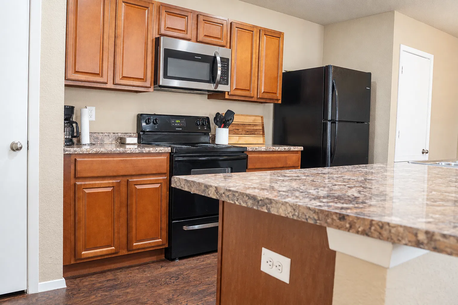 3 bed, 1370 sqft, $1,875 — Photo 4