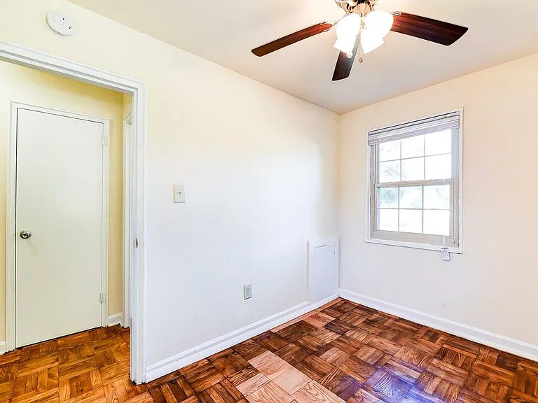 Richman Apartments — Photo 15