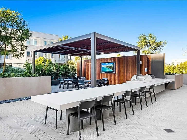 4207 Rivington — Photo 3