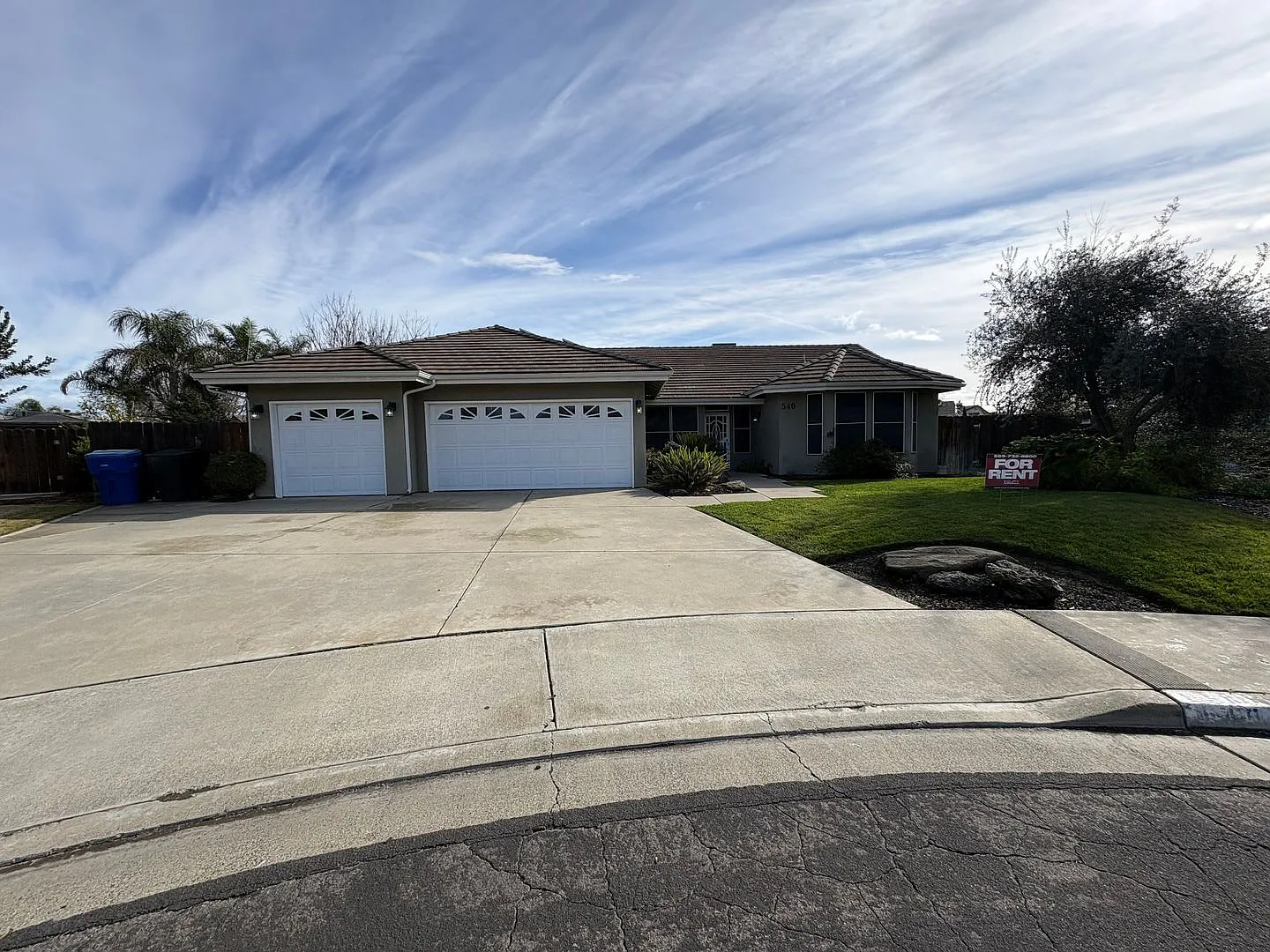 Spacious home with 3 Car Garage & Pool coming soon! — Photo 2