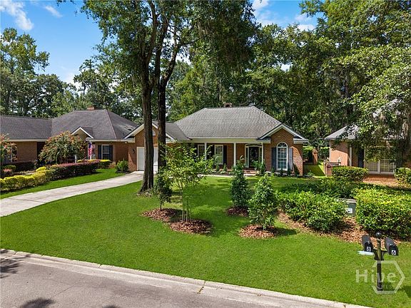 3rd image of 8 Laurel Oak Court