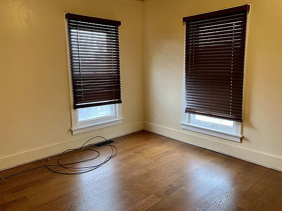 4th image of 208 Illinois St