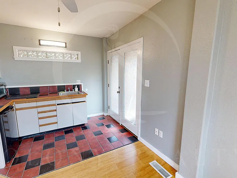 809 Cedar Dr — Photo 12