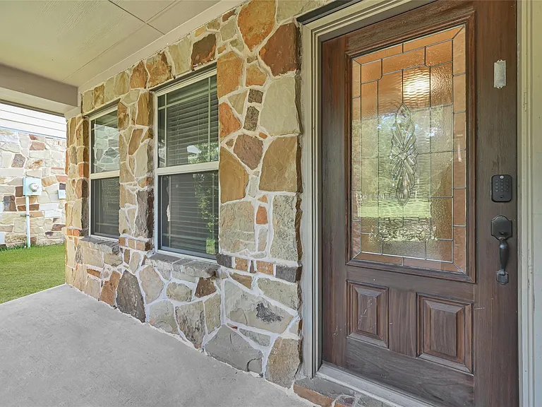 16622 Lake Prince Ln — Photo 3