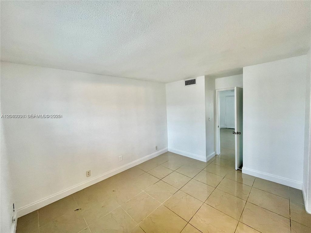 241 SE 9th Ave APT 207, photo 6