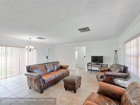 3rd image of 315 NW 19th Ct