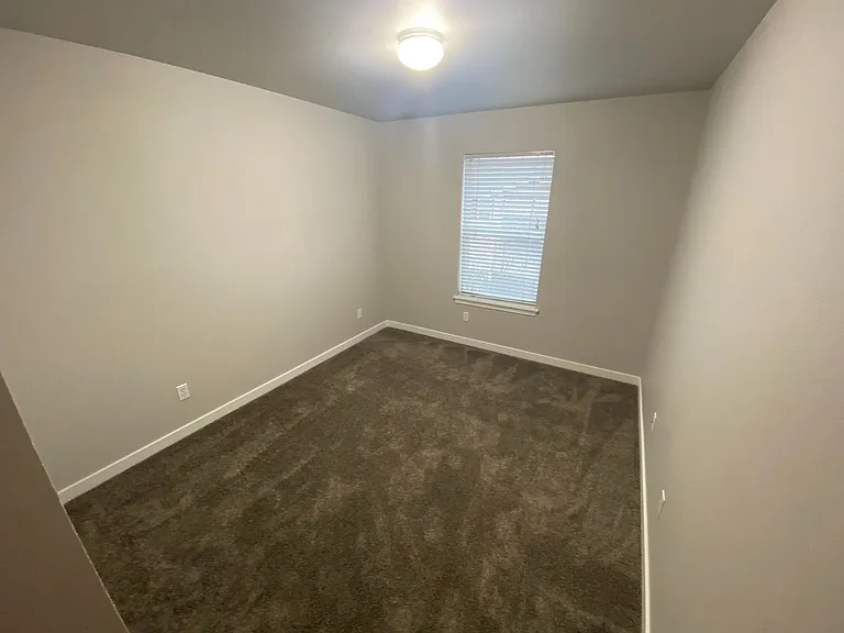 2173 Hammond Ave — Photo 6