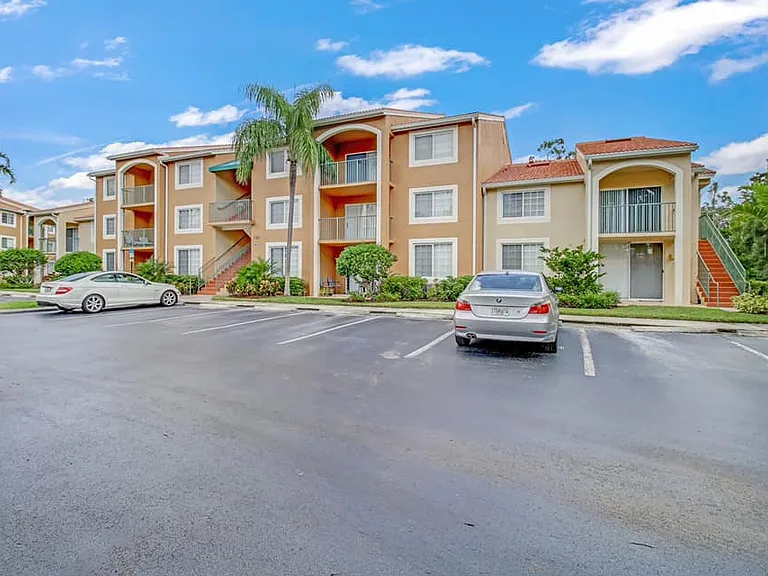 1190 Wildwood Lakes Blvd #201 — Photo 3