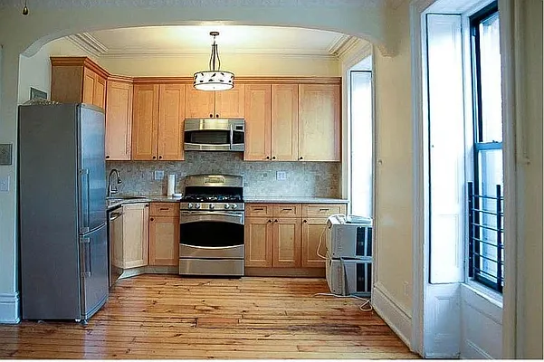 Rented by Limestone Realty Bklyn, LLC | media 9