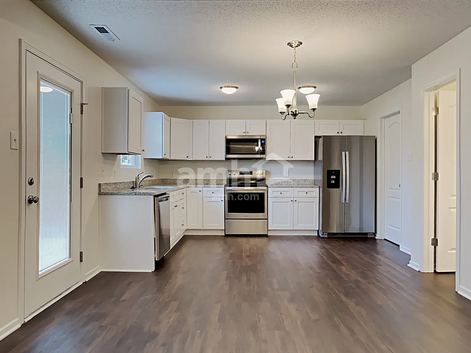 3 bed, 2.5 bath, 1996 sqft, $2,185 — Photo 3
