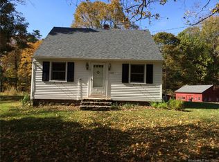 900 Hoop Pole Rd, Guilford, CT 06437