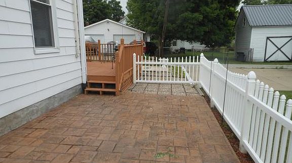 4th image of 104 Connersville Ave