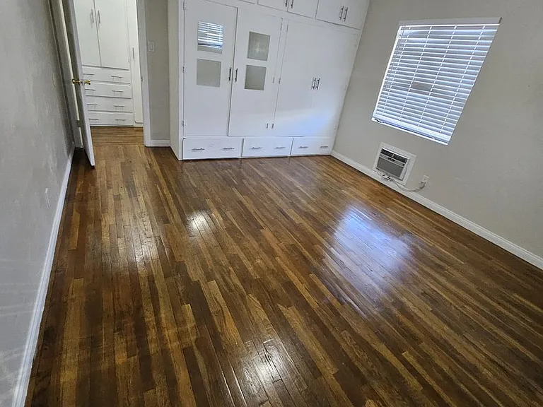 1325 S Casino Center Blvd — Photo 10