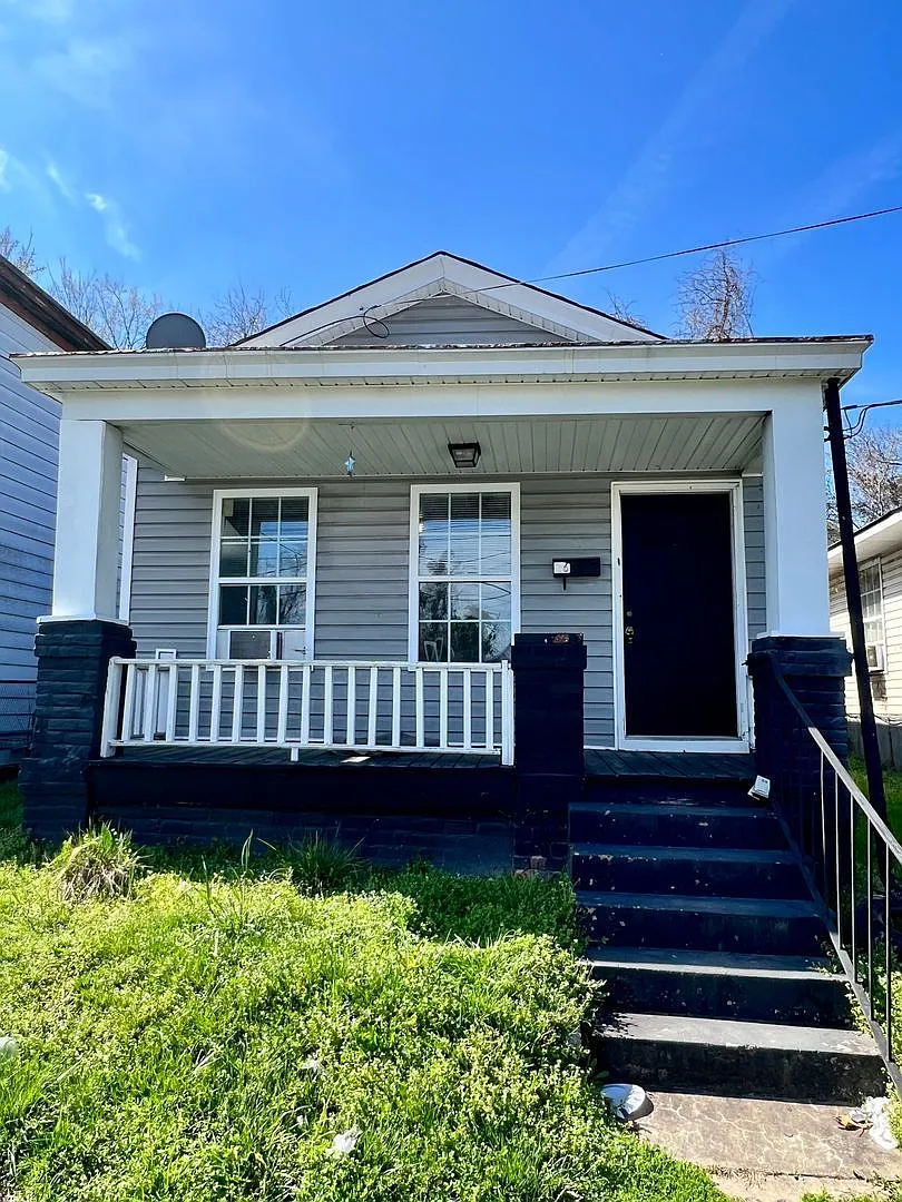 2 bed, 1.0 bath, 927 sqft, $1,525 — Photo 2