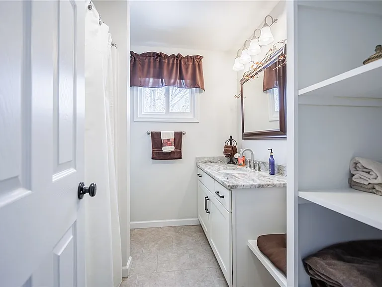 7497 Lake Ave — Photo 12