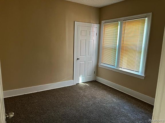 5th image of 9694 Otsego St