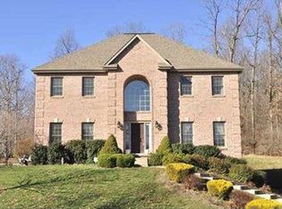 154 Oakview Dr, Cranberry Township, PA 16066