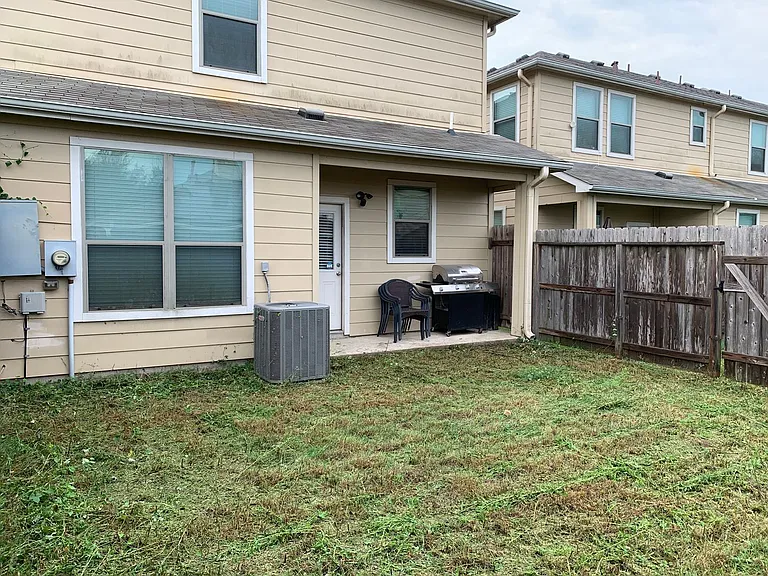 17038 Wilthorne Gardens Ct — Photo 24