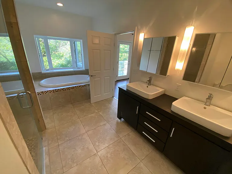 1886 Saint Louis Dr — Photo 17