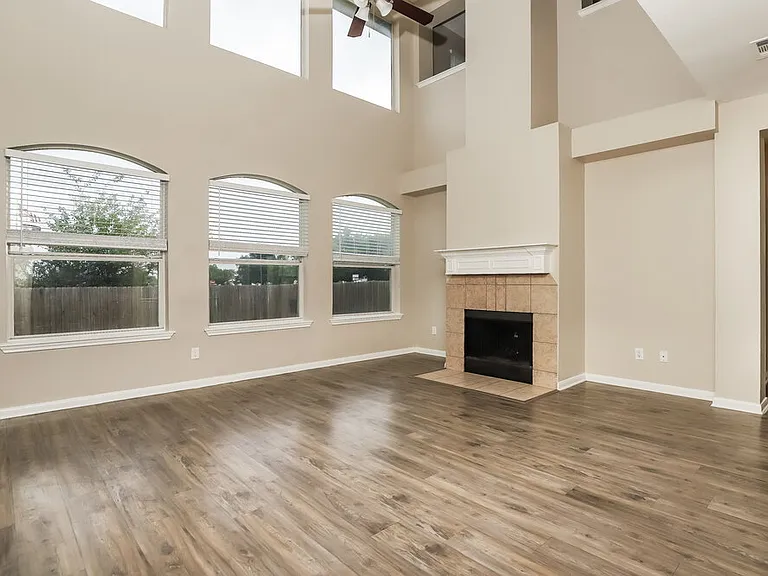 539 W Metcalfe St — Photo 5