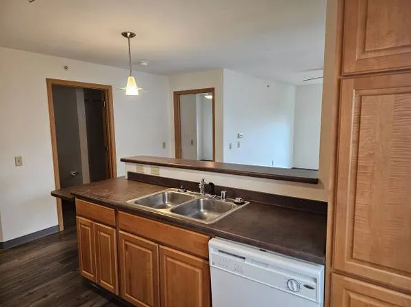 McAuley, 1018 E Knapp St #22fe40403, Milwaukee, WI 53202