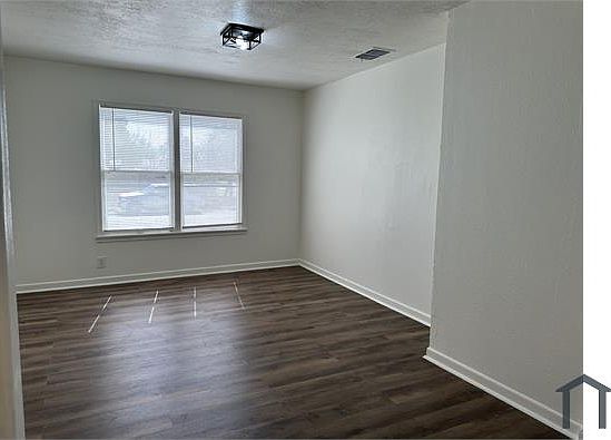 5th image of 1041 Whitaker Dr