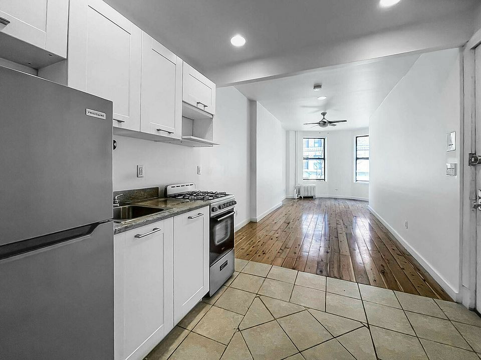 1st image of 320 W 75th St APT 3A