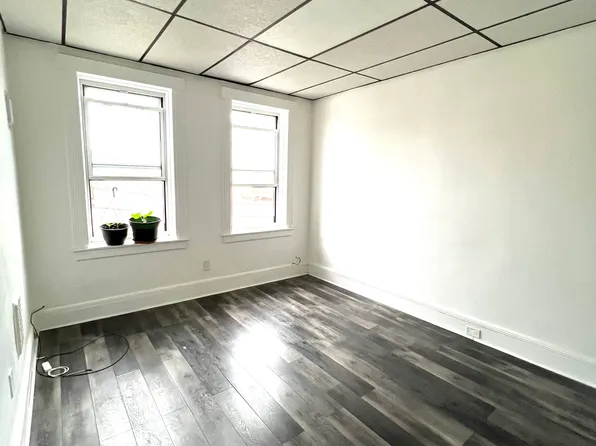 1755 W 8th St #2F, Brooklyn, NY 11223