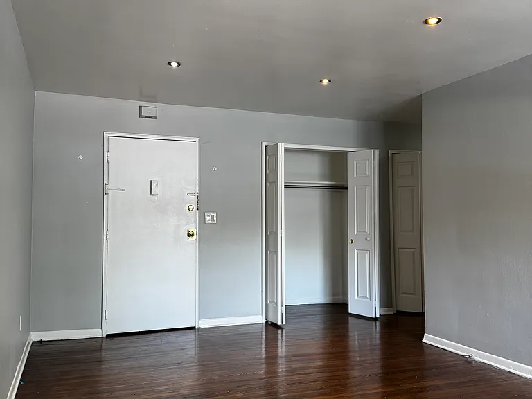 2428 Saint George Ave #B6 — Photo 4