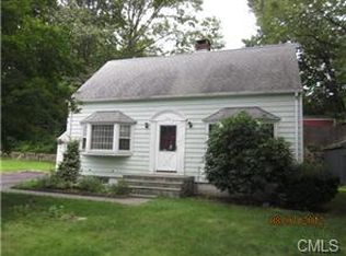 3 Hollow Tree Rd, Norwalk, CT 06854