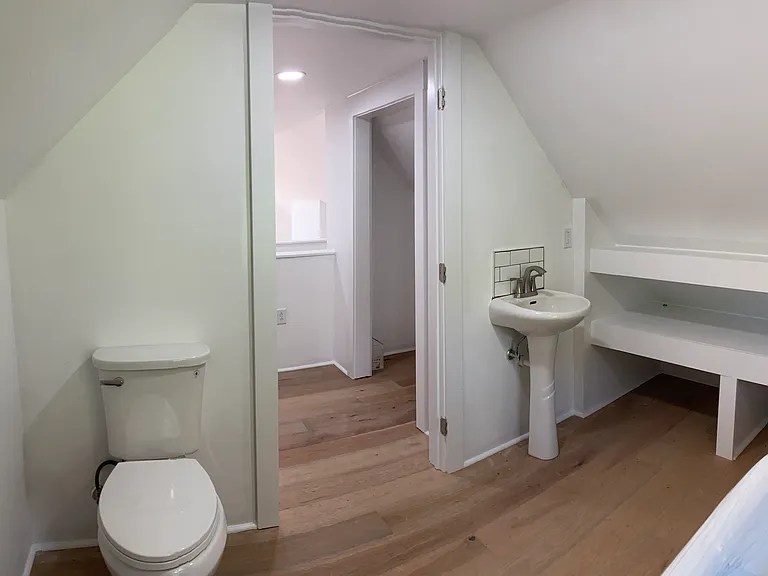 4455 Gladstone St — Photo 37