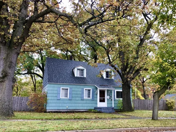 1828 Commerce St, Muskegon, MI 49441