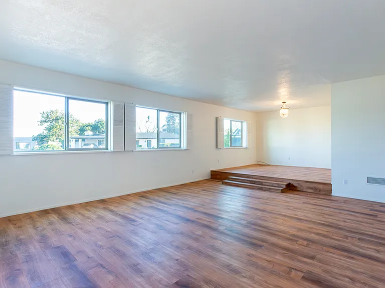 1714 W Meadow Hills Dr — Photo 6