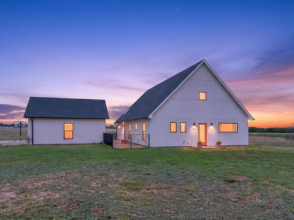 1st image of 204 Compton Rd