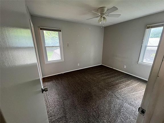 4th image of 9307 Oakland Ave