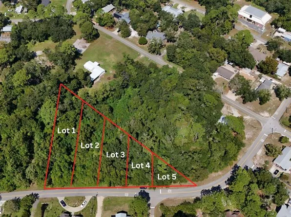 235 Bobby Cato St, Apalachicola, FL 32320