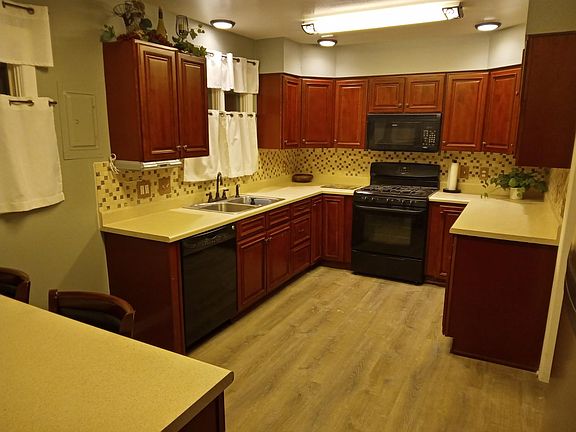 2nd image of 220 Beckwith Ave #220