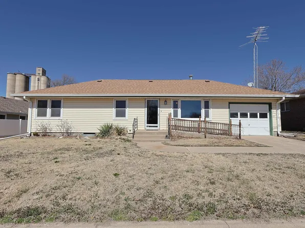 306 7th St, Linn, KS 66953