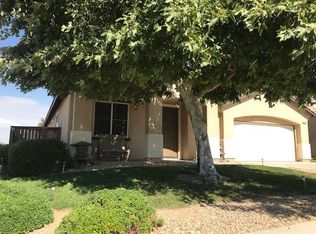 8365 Jefferson Ct, Oak Hills, CA 92344