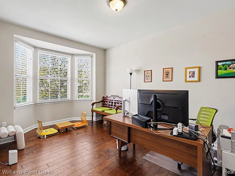 4846 E Stonegate Cir — Photo 10