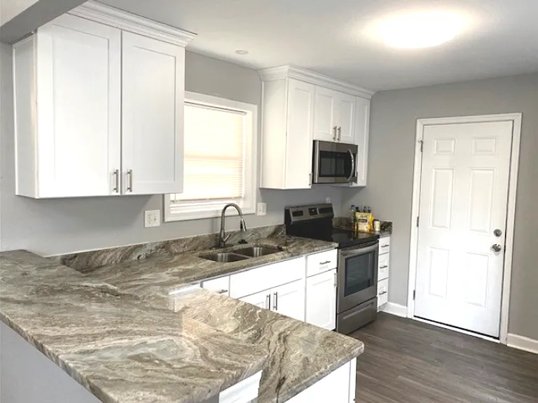 1733 Joplin Ln — Photo 1
