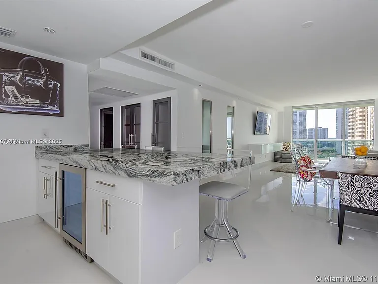 19390 Collins Ave #1121 — Photo 9