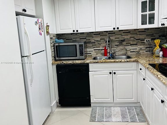 5th image of 999 Brickell Bay Dr APT 1508