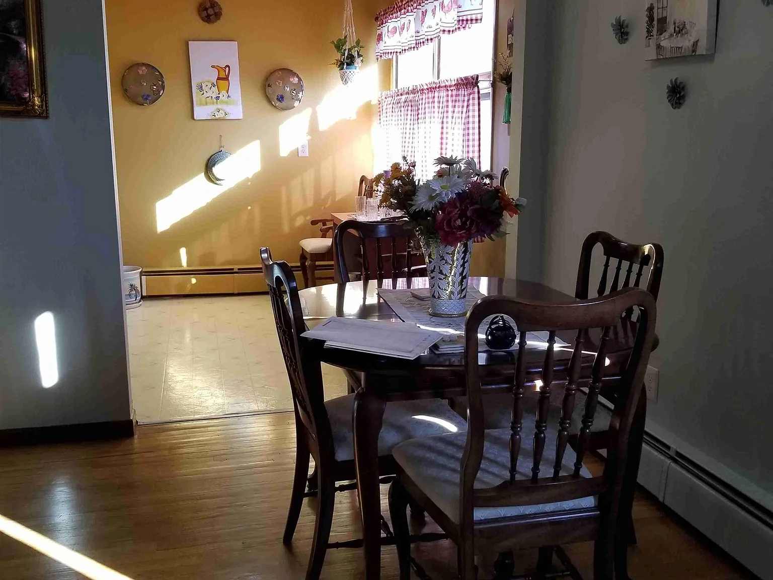 2 bed, 1.0 bath, $1,875 — Photo 4