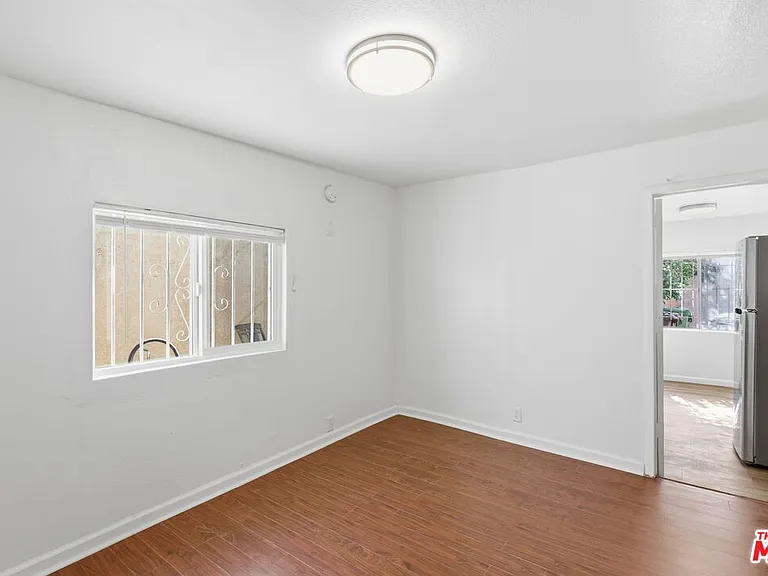 2542 Thurman Ave — Photo 11