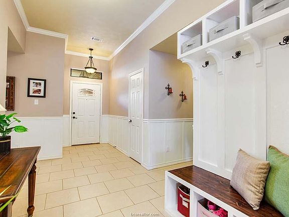 2nd image of 1113 White Dove Trl