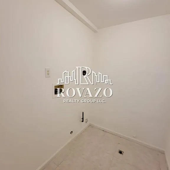40 Wainwright St #1A — Photo 12