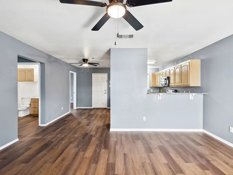 1502 Sharron Ct — Photo 15