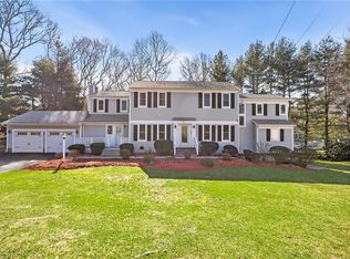 94 Peacock Rd, Warwick, RI 02886